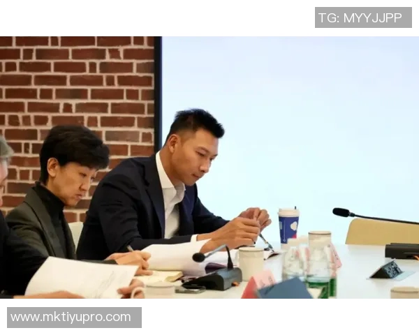 姚明辞去中国篮协主席郭振明接任新任主席引发关注