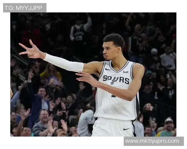 NBA总决赛回顾：文班亚马惊艳表现助马刺战胜尼克斯夺冠