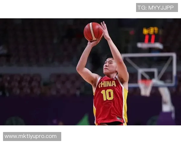 新赛季NCAA备战热潮王俊杰在旧金山大学球馆全力训练展现拼搏精神