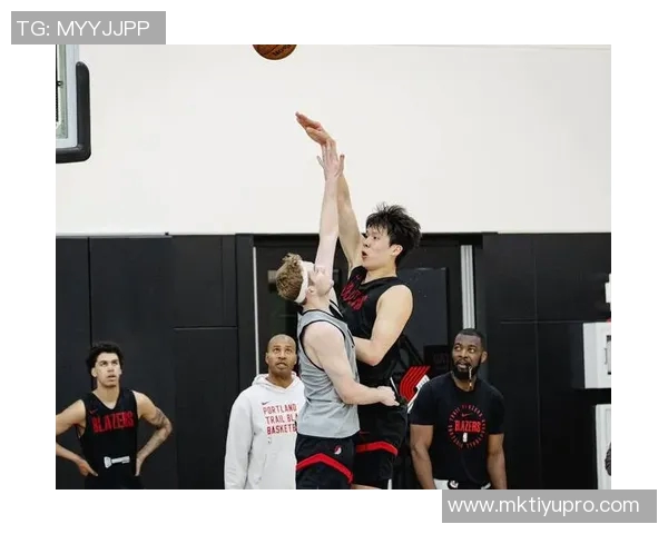 杨瀚森11次出手展现自信但体能与防守仍需加强提升