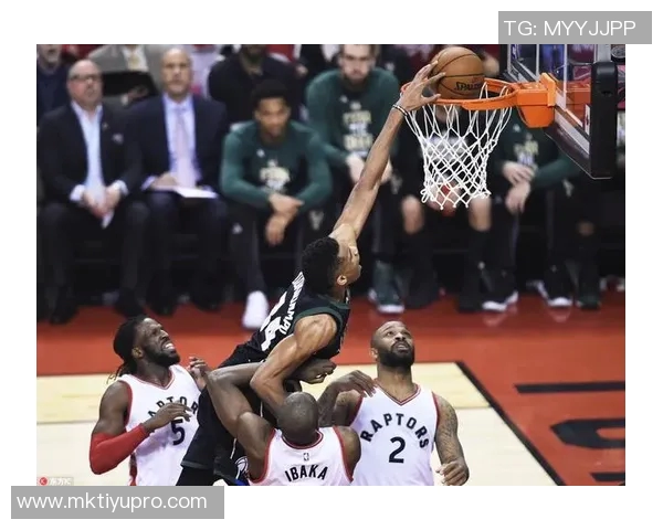 詹姆斯赛后反思关键失误赞扬字母哥精彩防守表现 詹姆斯赛后反思关键失误赞扬字母哥精彩防守表现